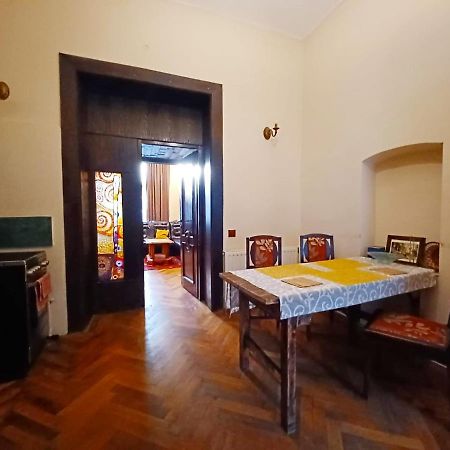 Aristocrat Vintage Apartment Brassó Kültér fotó