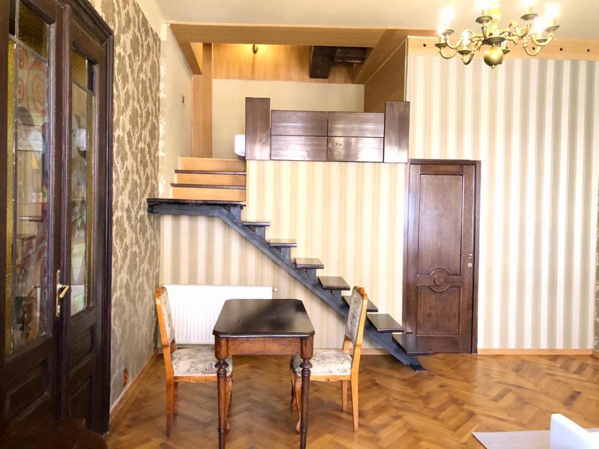 Aristocrat Vintage Apartment Brassó Kültér fotó