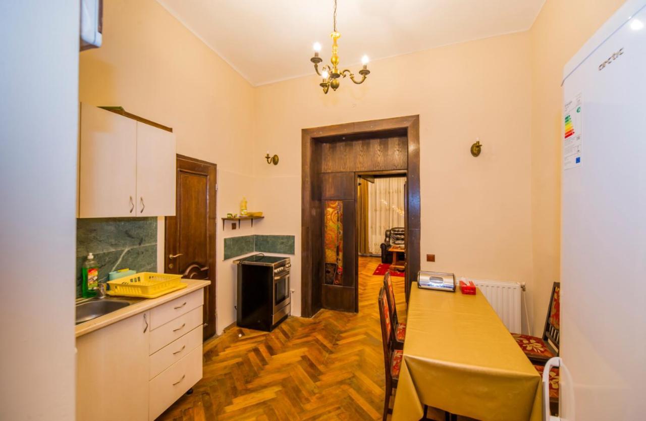 Aristocrat Vintage Apartment Brassó Kültér fotó