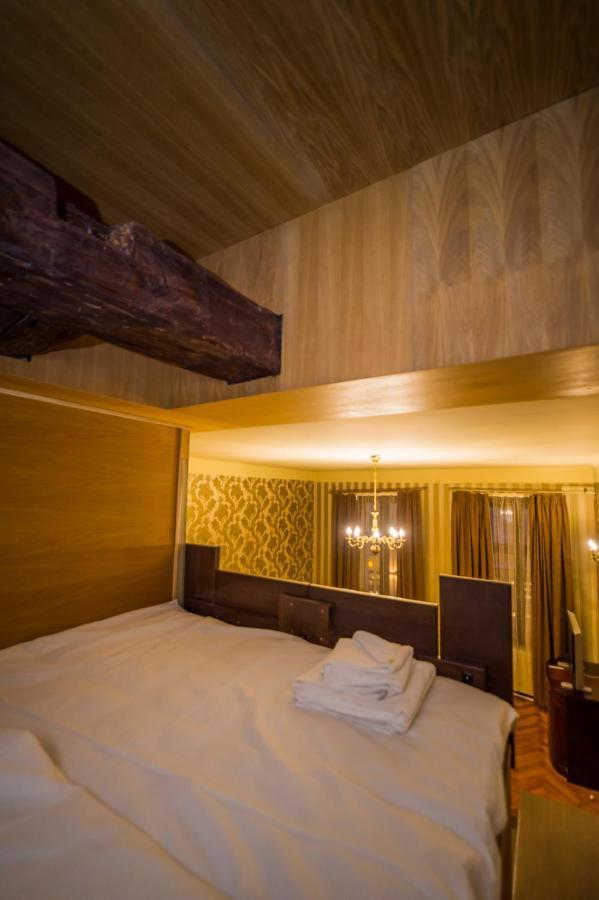 Aristocrat Vintage Apartment Brassó Kültér fotó