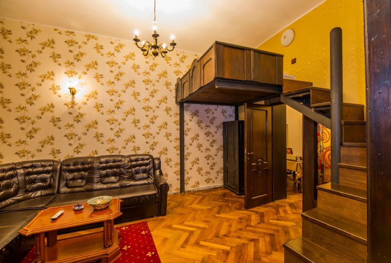 Aristocrat Vintage Apartment Brassó Kültér fotó