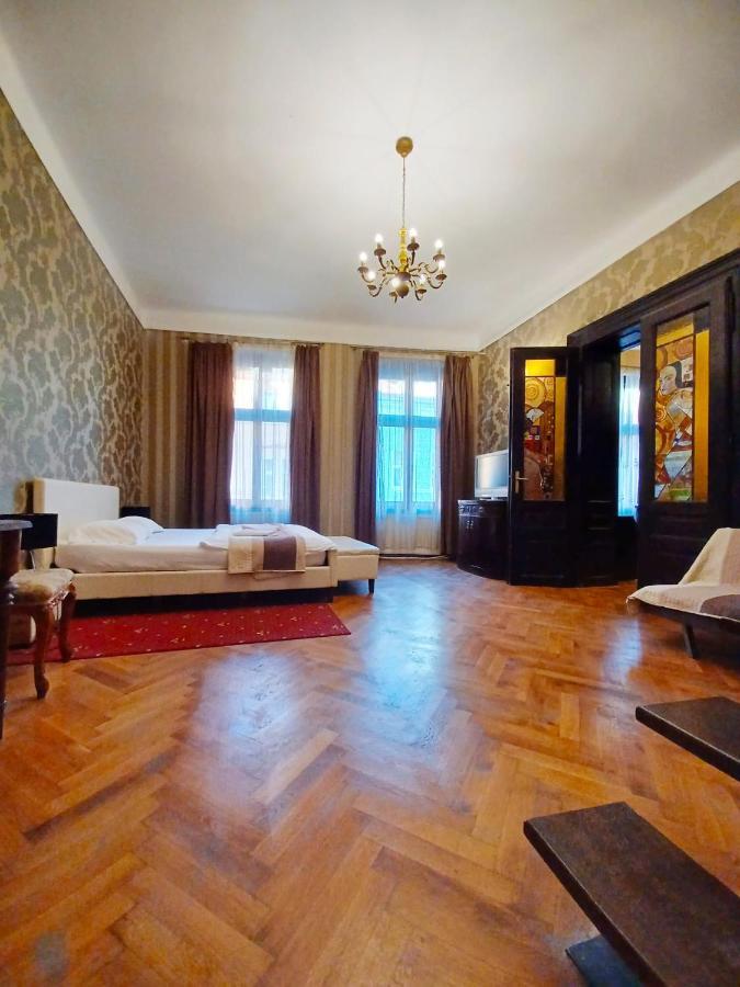 Aristocrat Vintage Apartment Brassó Kültér fotó