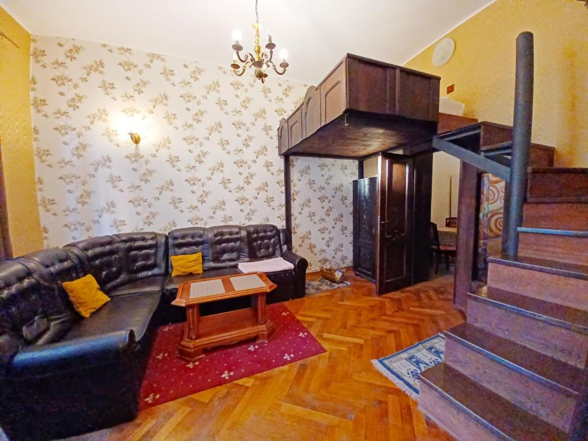 Aristocrat Vintage Apartment Brassó Kültér fotó